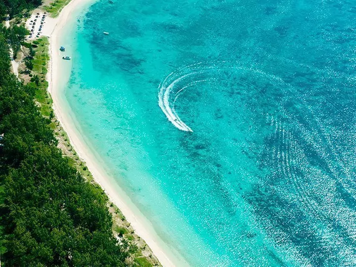 Lemurer i Madagaskar & badeferie på Mauritius