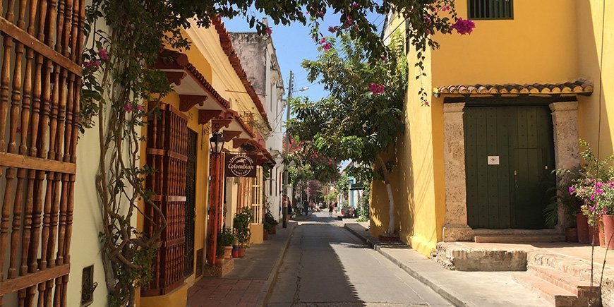 Gade i Cartagena i Colombia