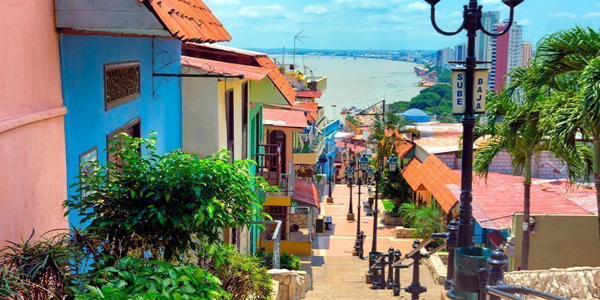 Charmerende gade i Guayaquil ved Stillehavskysten i Ecuador