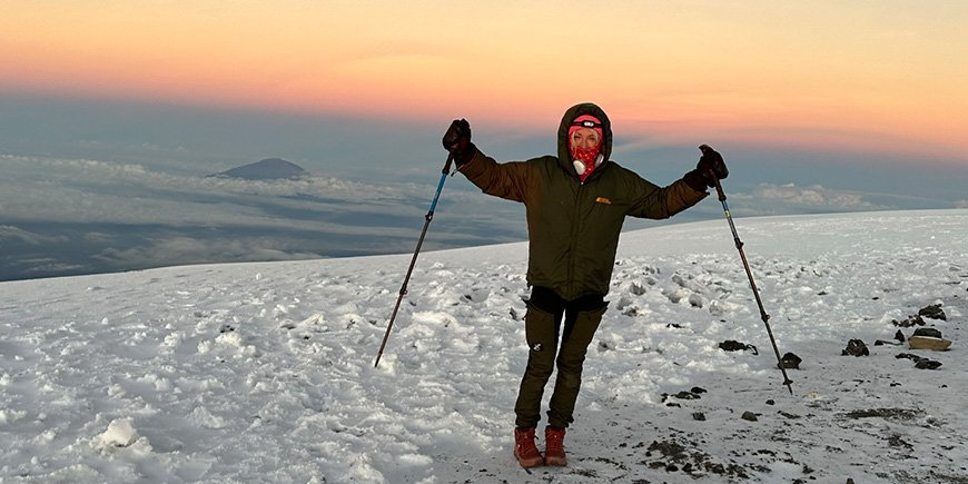 TourCompass rejsespecialist Cat på toppen af Kilimanjaro