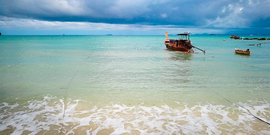 Overskyet dag på Koh Yao Yai i Thailand