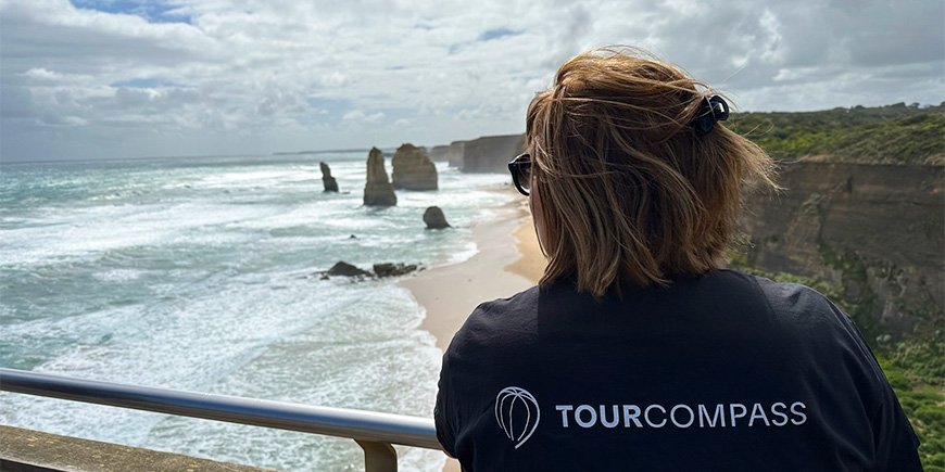 TourCompass-medarbejder på Great Ocean Road i Australien